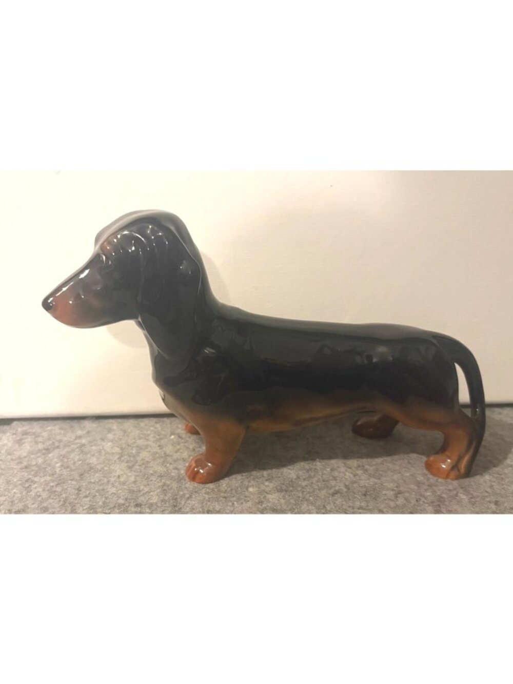 Vintage Beswick Black/Brown Dachshund Figurine England  9.5" x 5.5"  # 2981